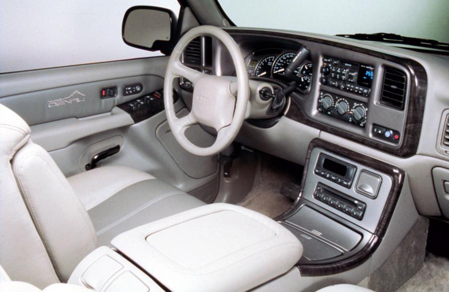  GMC Yukon 2000 года  (фото 29 из 51)
